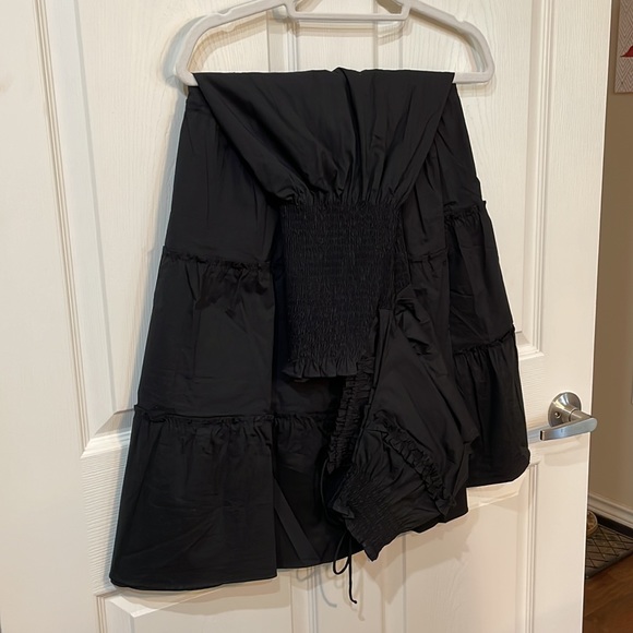 Nesli Hill House Dress - Picture 2 of 3